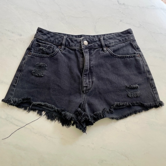 Pacsun High Waisted Festival Shorts in Black Frayed Ripped Denim Women’s Size 27 - Picture 2 of 6